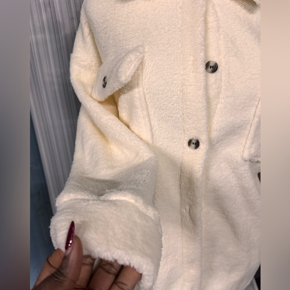 Elegant Teddy Coat for Women - Chic Solid Color, Button-Up with Flap Pockets, - Picture 10 of 11